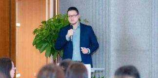 El abogado hispano-chino Xu Jingfu fue elegido presidente de la Rama Jurídica Euroasiática del Colegio de Abogados de Madrid, convirtiéndose en el primer asiático (chino) en ocupar este cargo.