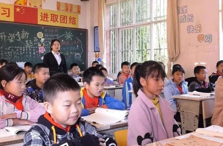 Que la buena voluntad trascienda montañas y mares, y construya sueños para los estudiantes de Yunnan.