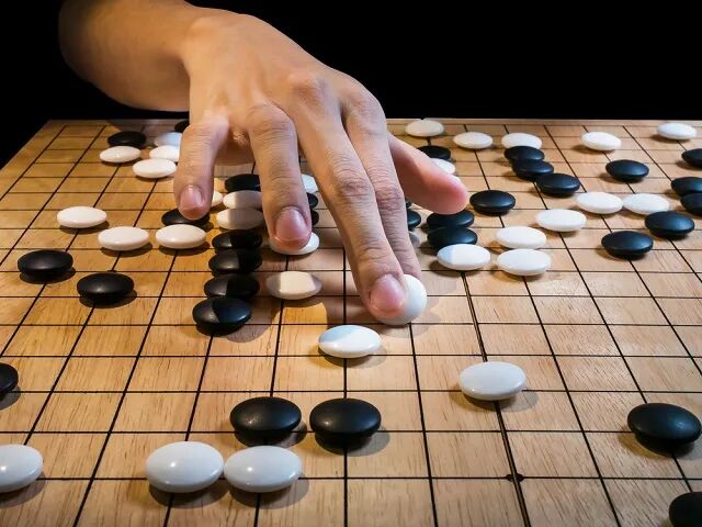 哲學諮商室】自我諮商：一個人可以跟自己下棋嗎？ ｜ 褚士瑩／ 哲學諮商室｜ 獨立評論